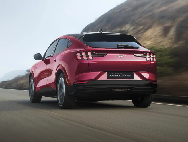 Khoảng cách vận hành 550Km
Tự tin cầm lái chiếc Mustang Mach-E trên những cung đường dài và tận hưởng những hành trình đầy hứng khởi.